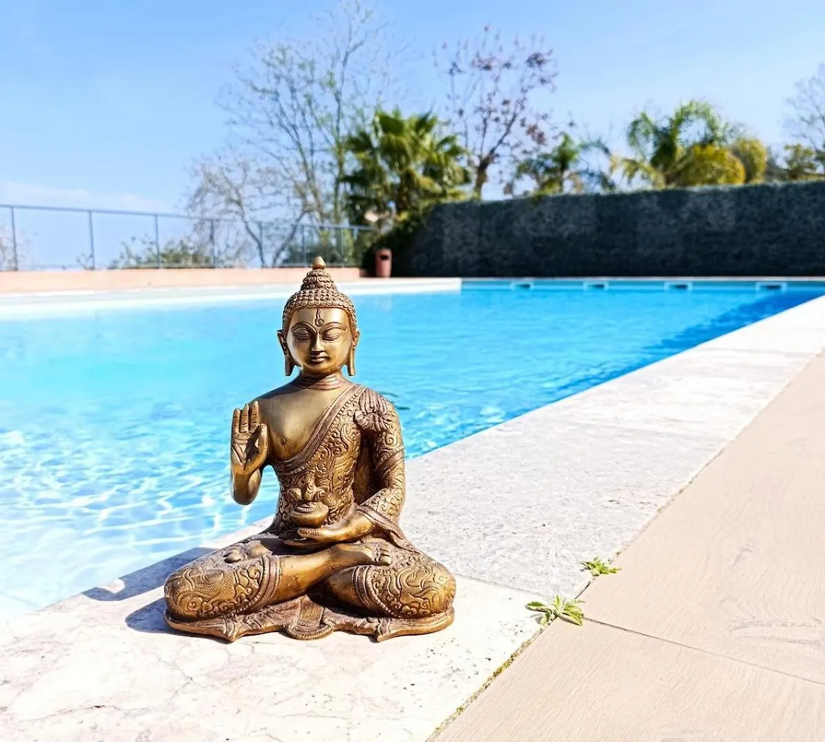 Apartment With Pool In Secure Residence location